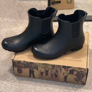 Roma rain boots.